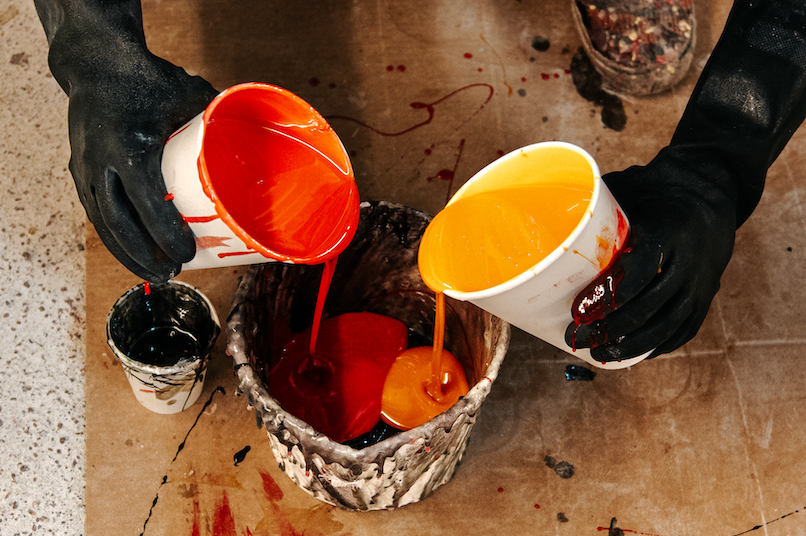 Découvrez l'artisanat authentique du shaper en Vendée, aux Sables d'Olonne. Chaque planche de surf est confectionnée avec soin, utilisant des matériaux de première qualité pour garantir durabilité et performance. Notre passion se reflète dans chaque courbe, chaque détail, offrant une expérience unique sur les vagues. Explorez notre processus de construction sur notre page dédiée.
